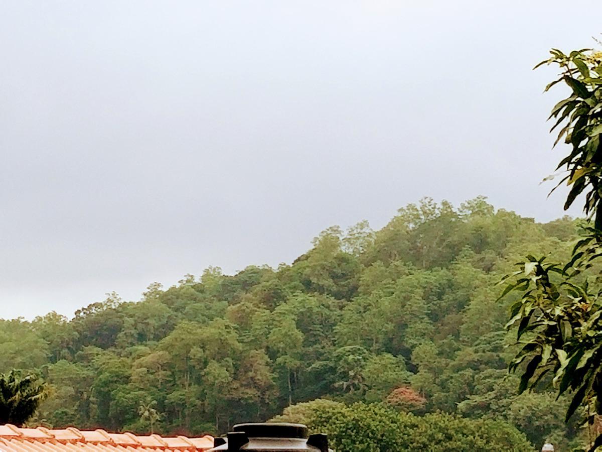 Crystal Lake Resort Kandy Exterior foto